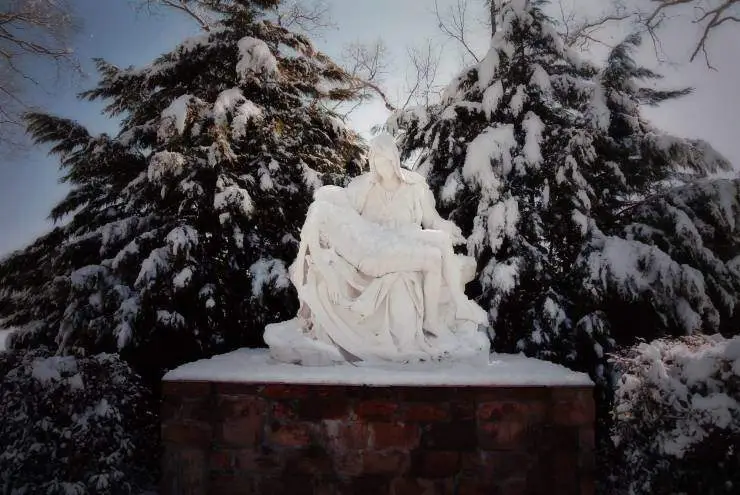 Pieta of the snows