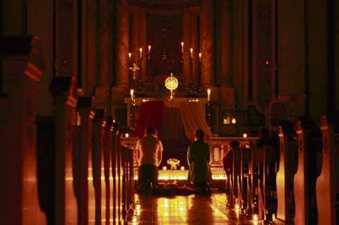 Pope Francis: Eucharistic Adoration is the secret to knowing the love of Jesus Christ image