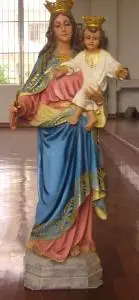 statue of Mary Help of Christians with child Jesus